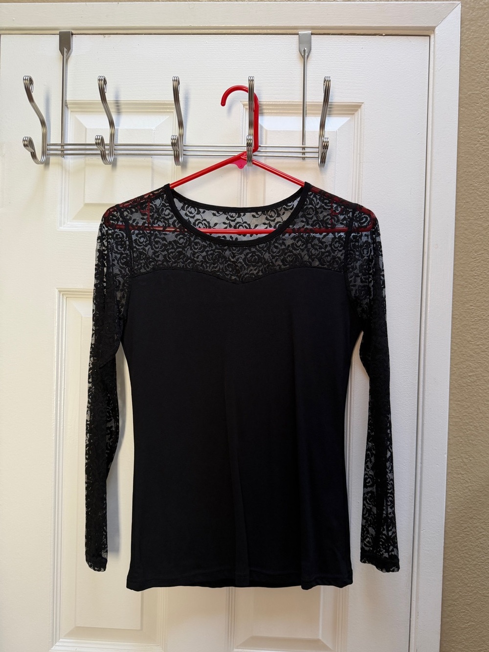 Long sleeve top with mesh design